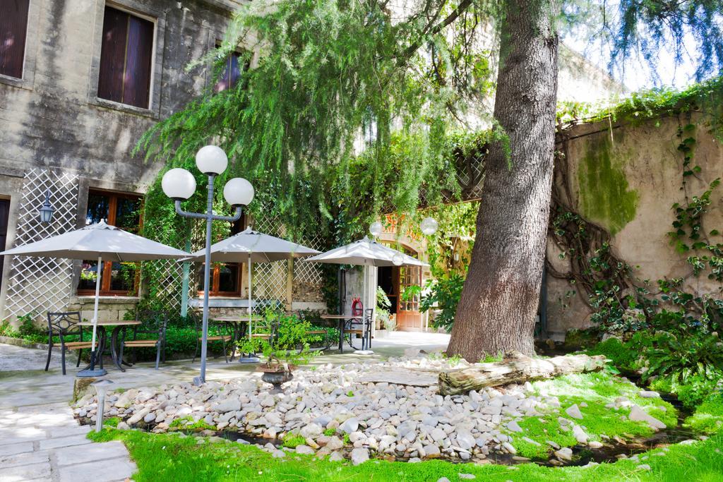 Auberge Du Pont Romain Сомм'єр-дю-Клен Екстер'єр фото
