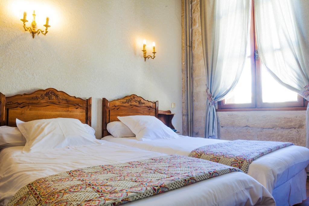 Auberge Du Pont Romain Сомм'єр-дю-Клен Номер фото