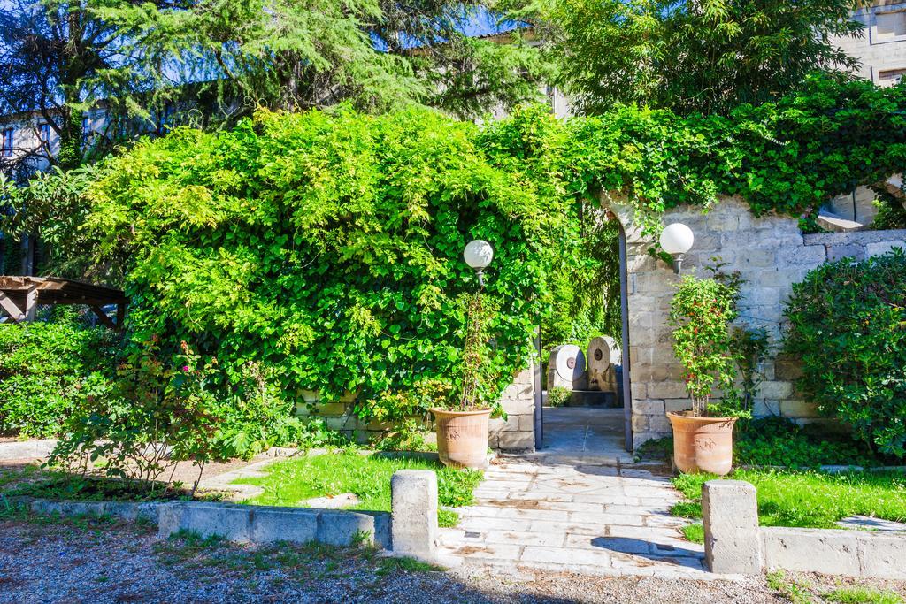 Auberge Du Pont Romain Сомм'єр-дю-Клен Екстер'єр фото